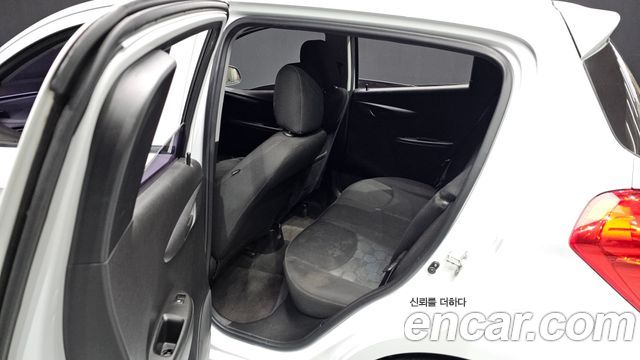 Photo 12