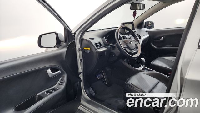 Photo 10